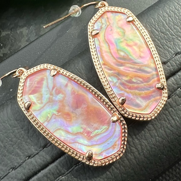 Kendra Scott Elle Light pink iridescent abalone earrings in RG - Picture 1 of 5